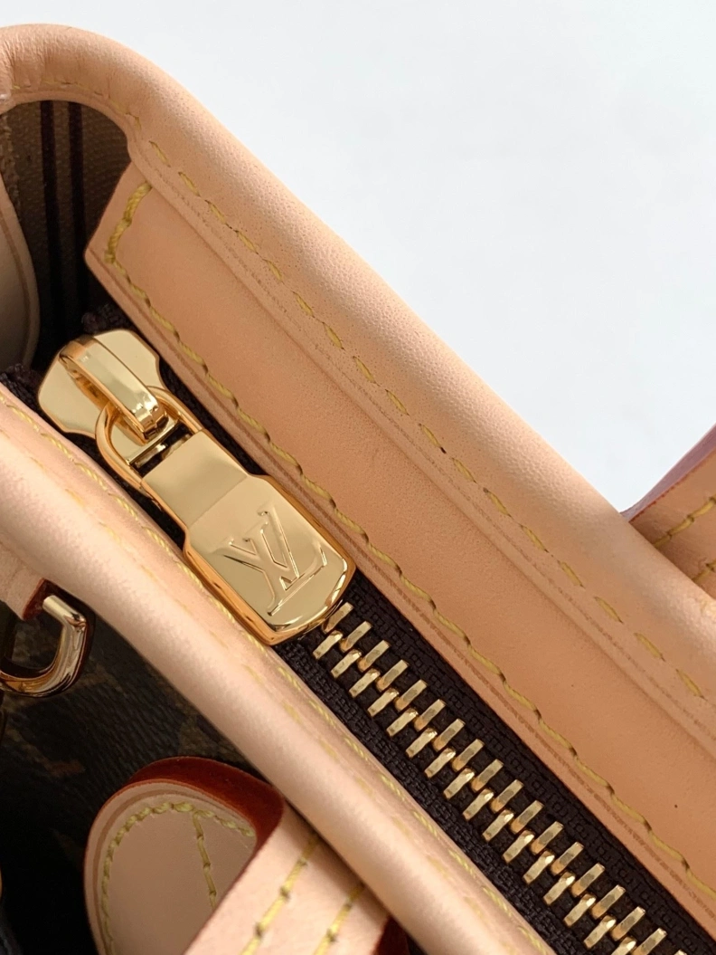 LV Shopping Bags 4365G-0159