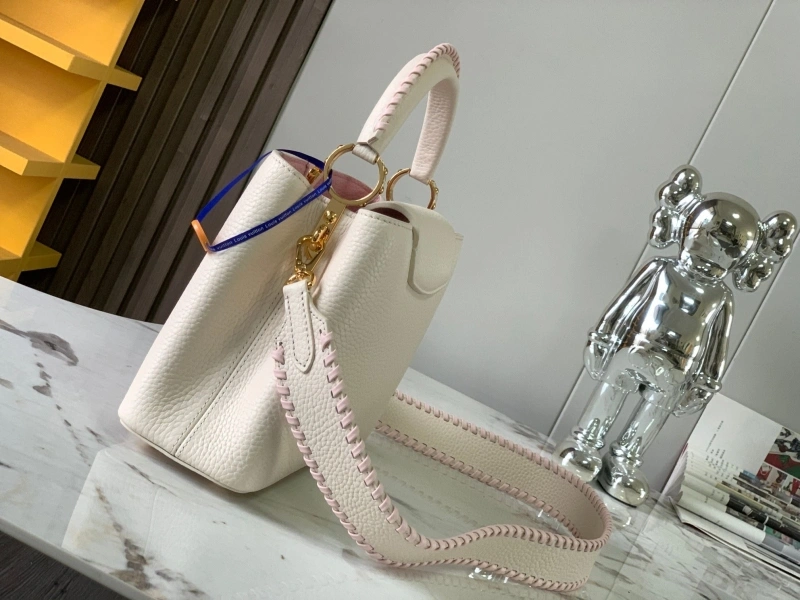 LV Capucines Bags 4365H-0031