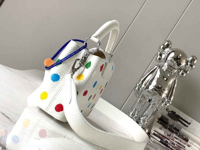 LV Capucines Bags 4365H-0096