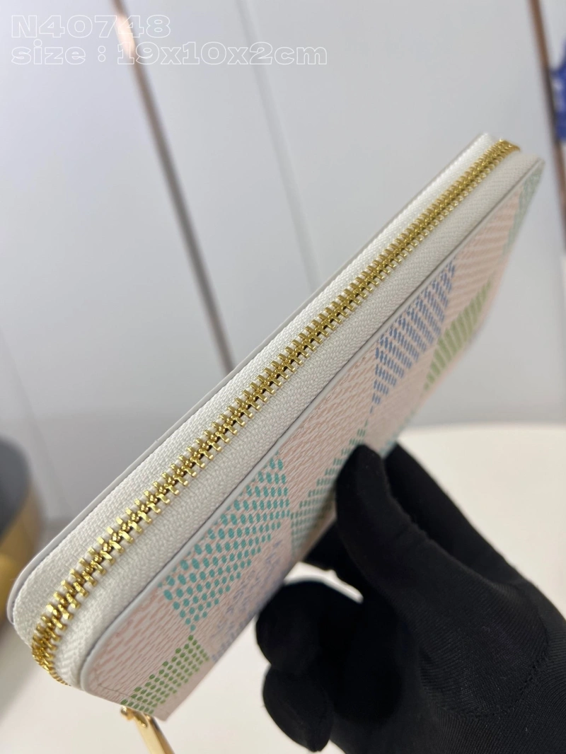 LV Wallets 4365H-0181