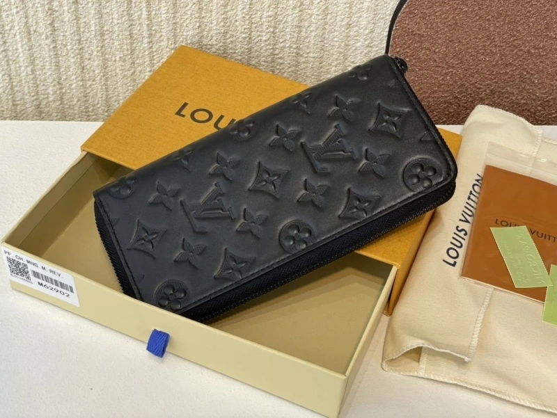 LV Wallets 4365H-0373