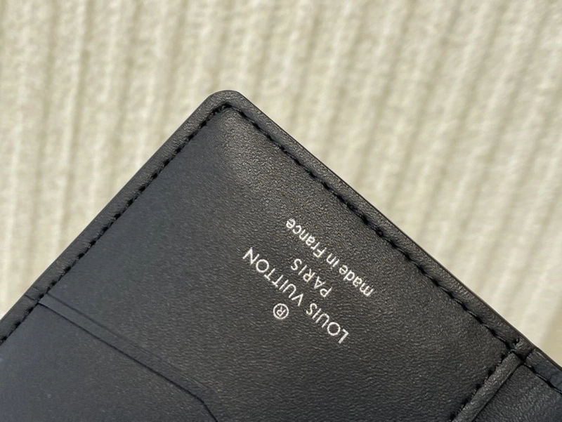 LV Wallets 4365H-0376