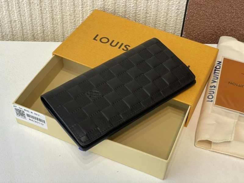 LV Wallets 4365H-0379
