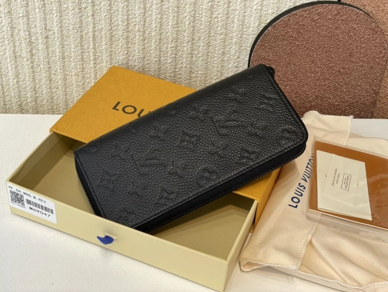 LV Wallets 4365H-0383
