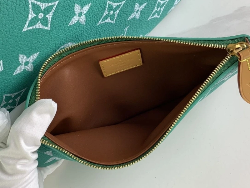 LV Travel Bags 4365H-0520