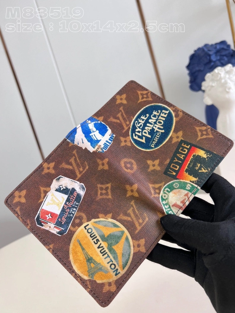 LV Wallets 4365H-0559