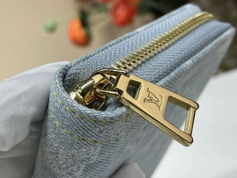 LV Wallets 4365I-0291
