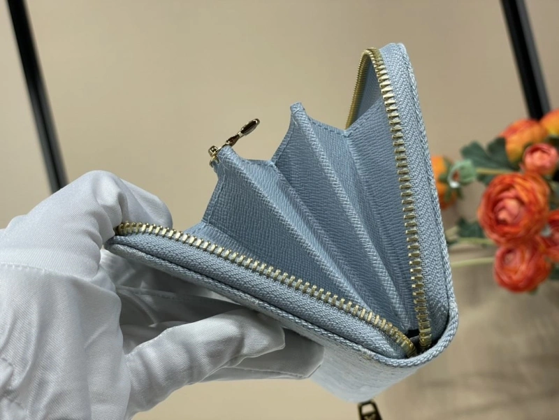 LV Wallets 4365I-0291