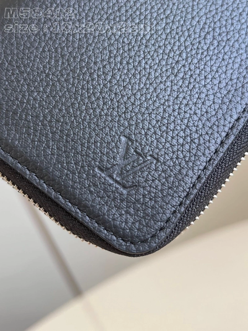 LV Wallets 4365I-0704
