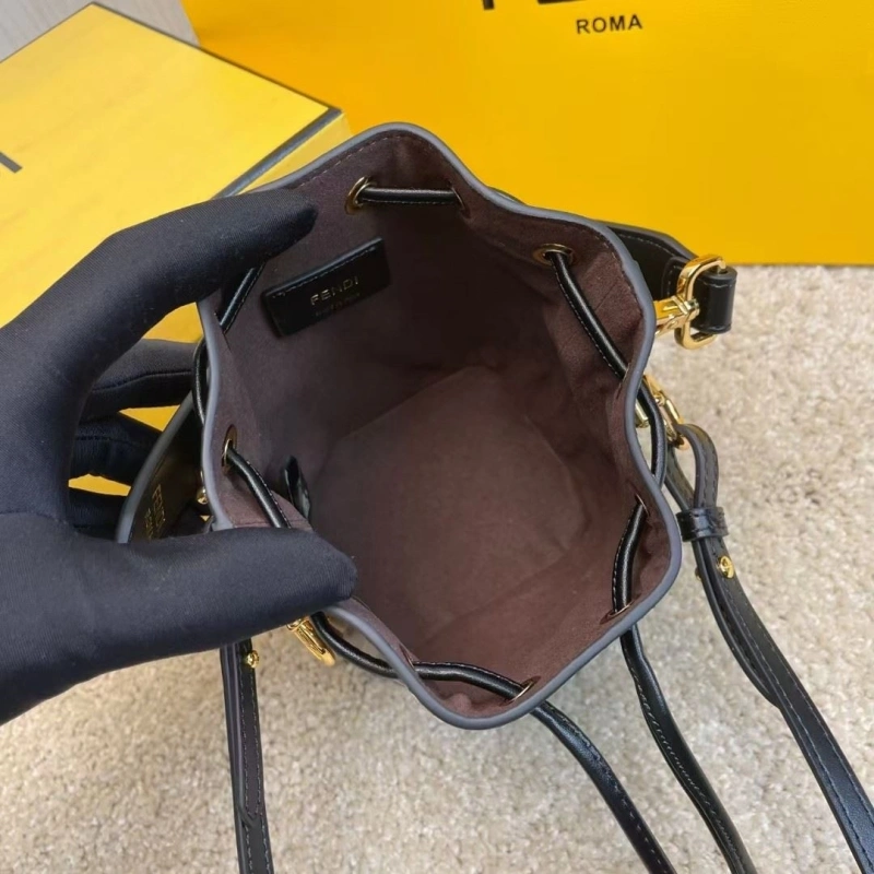 F**di bucket bags 4370-0025