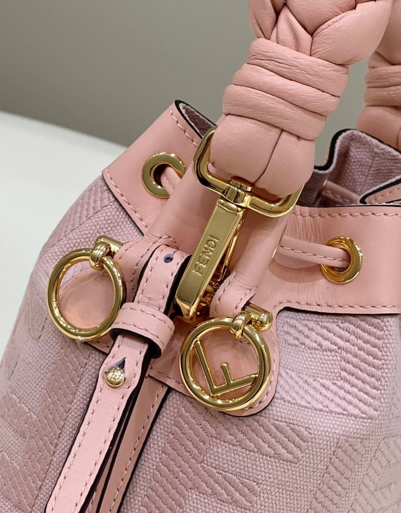 F**di bucket bags 4370-0313