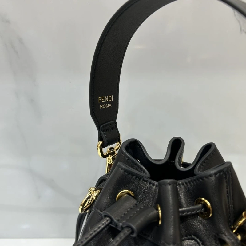 F**di bucket bags 4370-0570